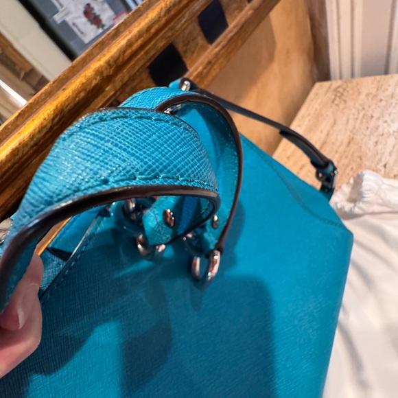 Michael Kors Cynthia Turquoise Shoulder Bag - Picture 4 of 7